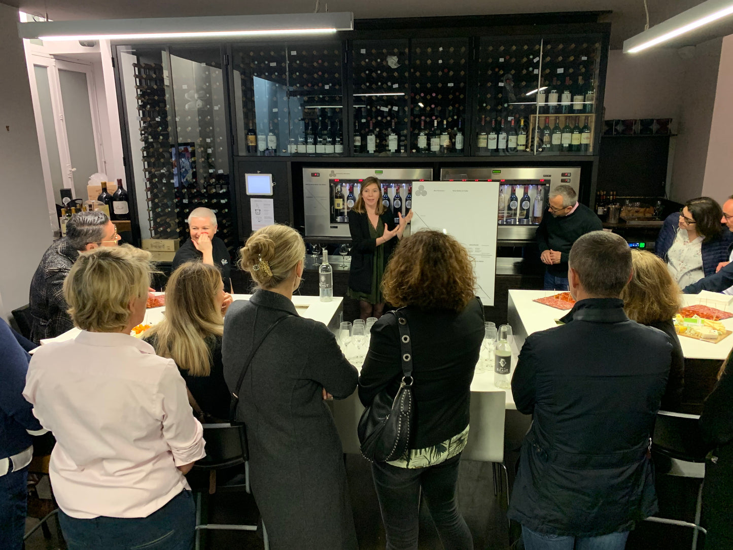 Wine and cheese tasting in Bordeaux