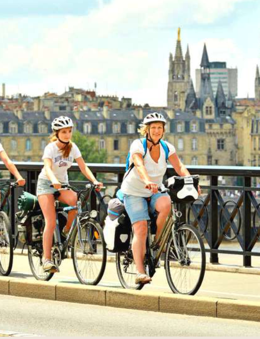 Cycle & Sip: Bordeaux by Bike with 3 Wines, Cheese & Charcuterie