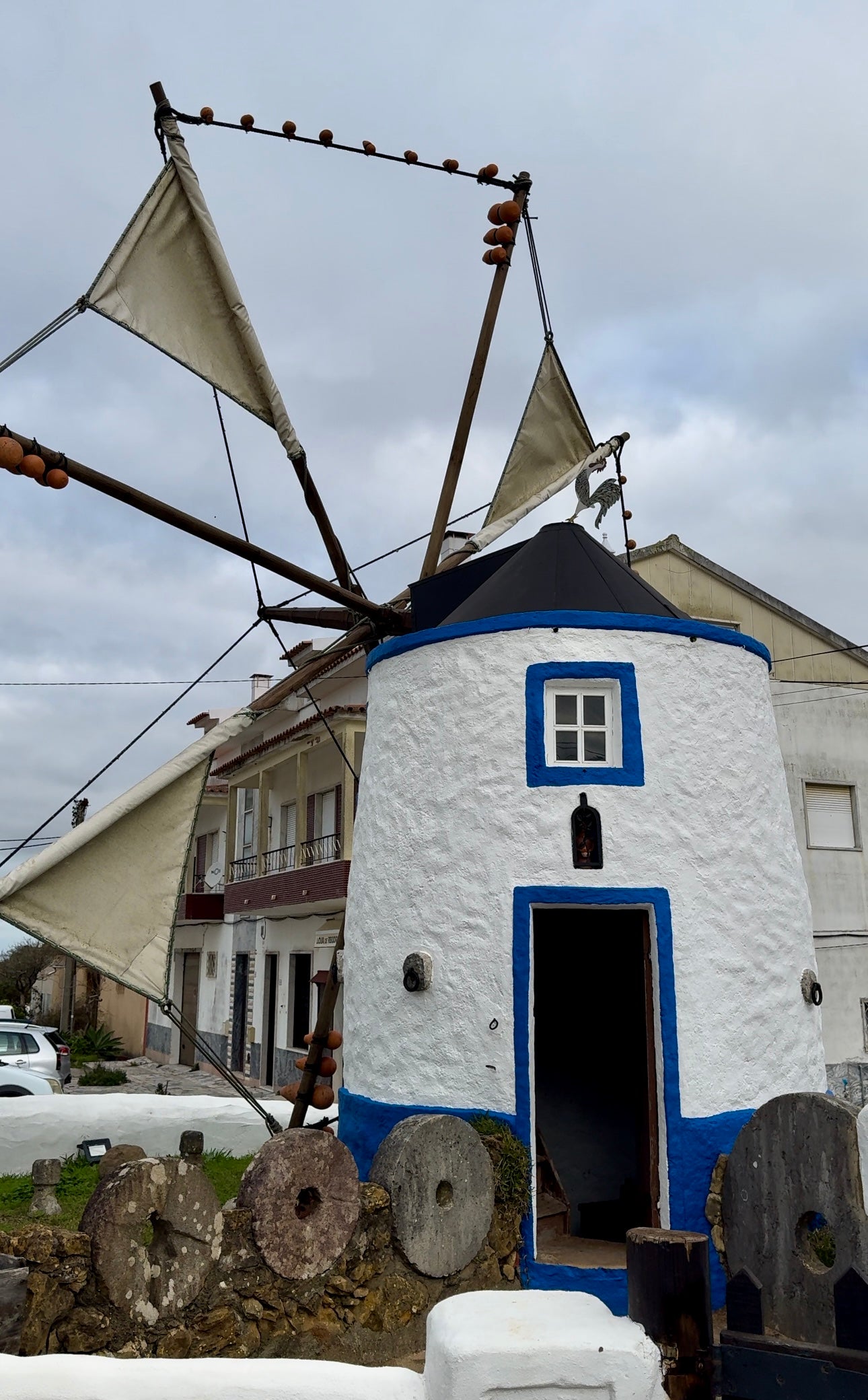 Hidden Gems of North Lisbon with Wine & Food Tasting