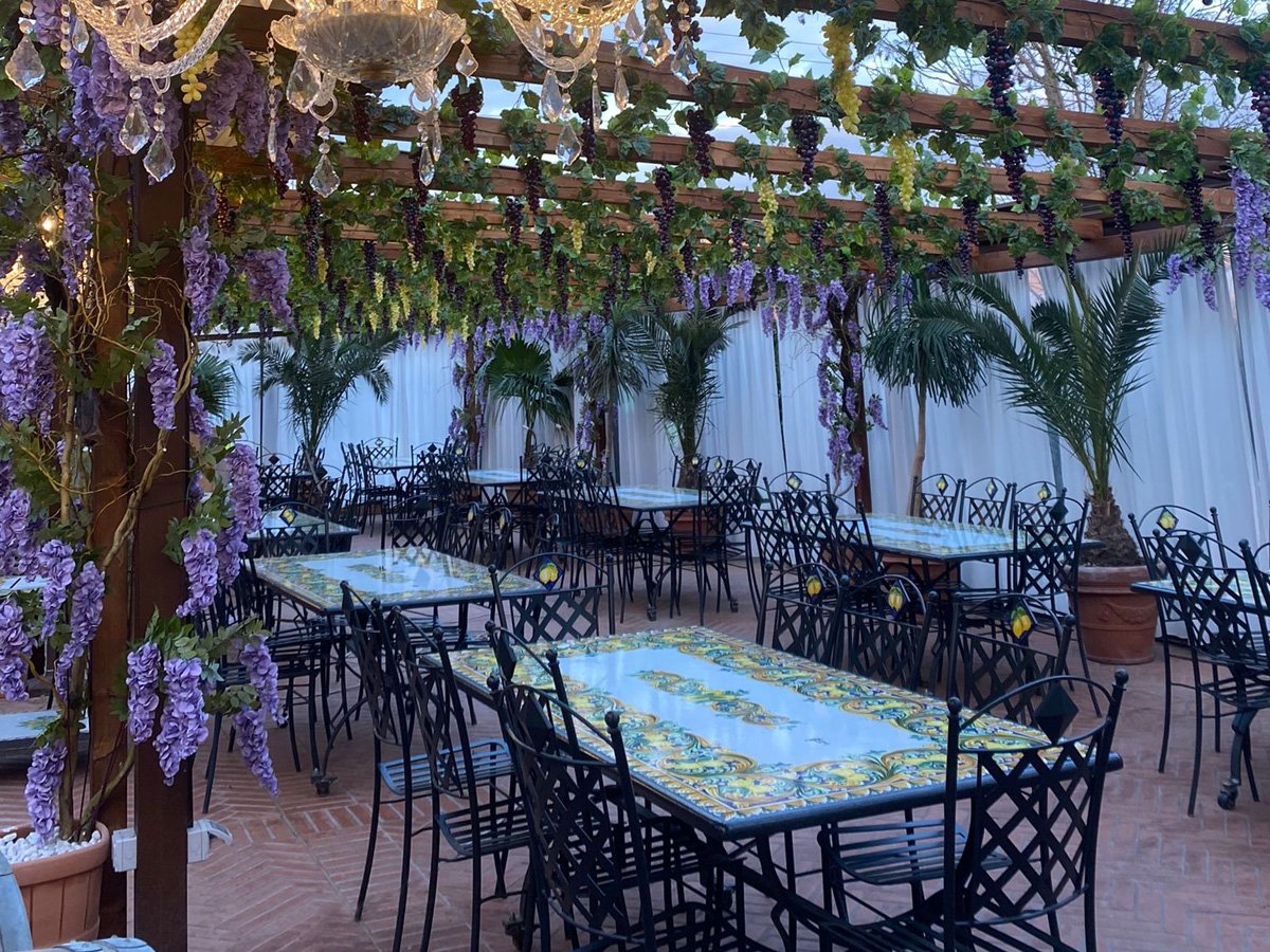 Garden Veranda Dinner & Wine Tasting in Tuscany