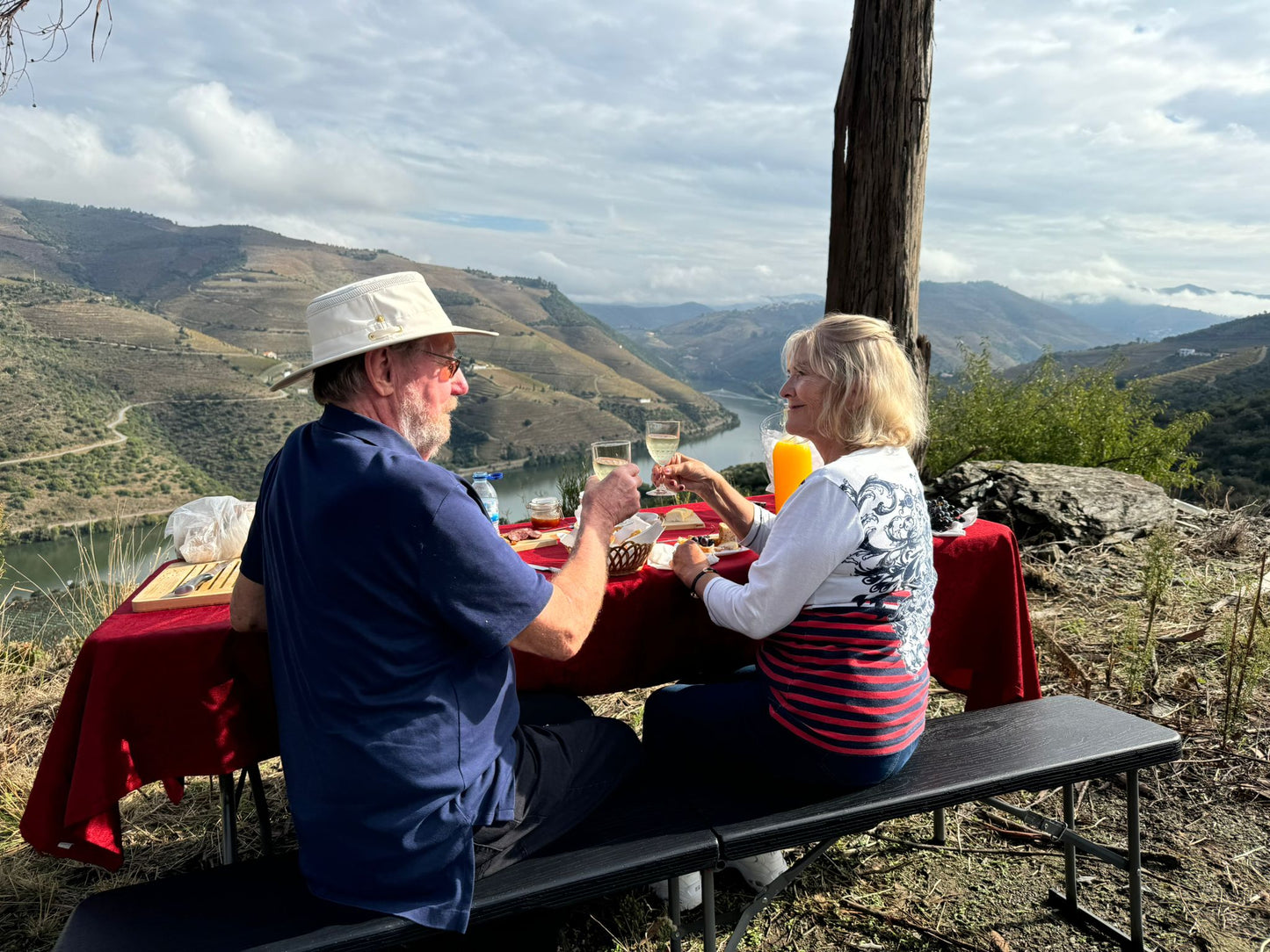 Authentic Douro with a vintage Land Rover