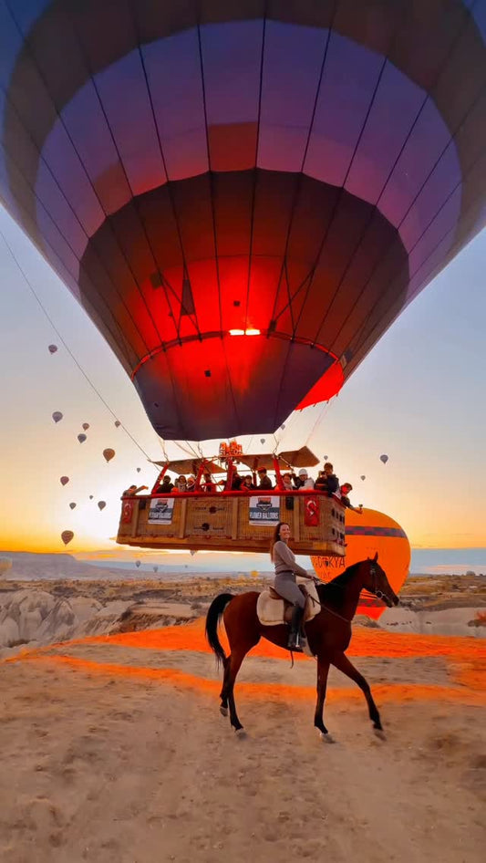 Göreme: Sunset Horseback Ride Fairytale + Pick-up Available