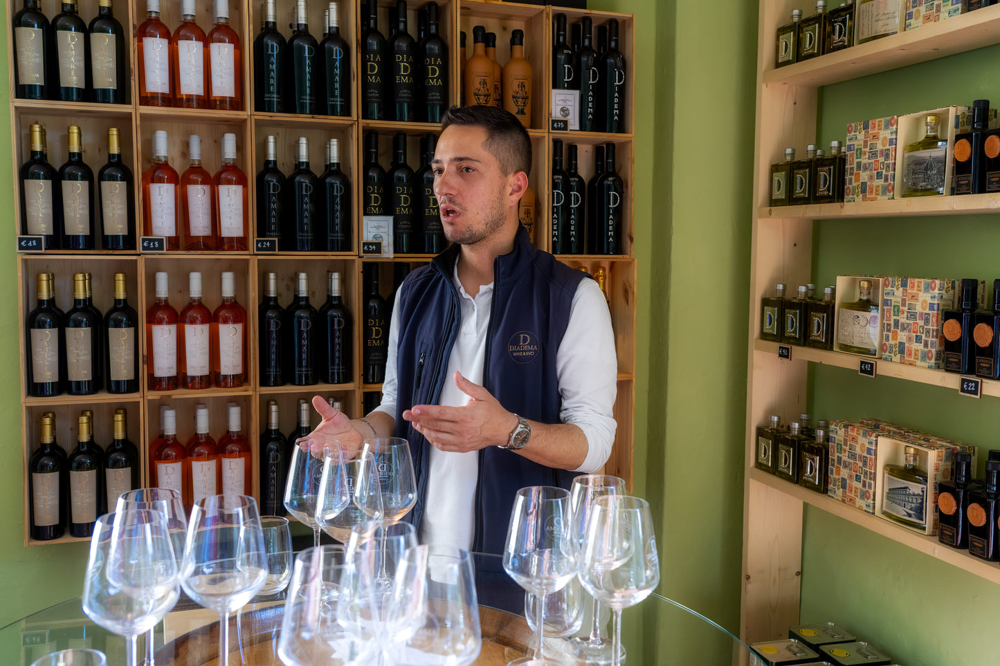 Florence Vespa Tour: Ride Through Tuscany with Wine & Lunch