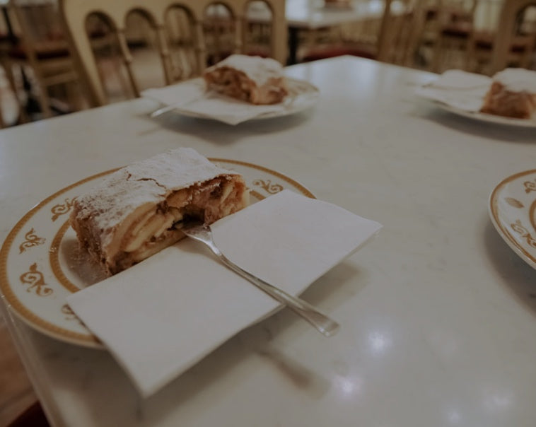 Live Apple Strudel Baking Show at Schönbrunn Palace