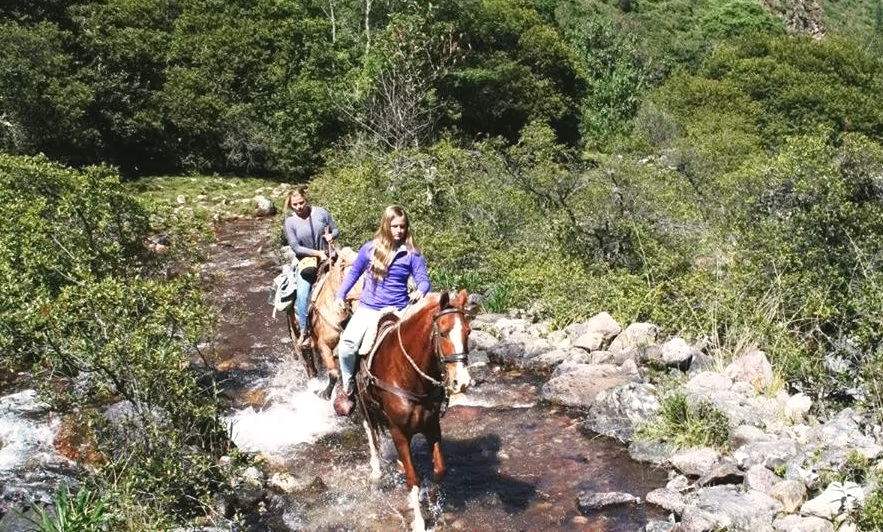 Sacred Valley: 4-Hour Magical Horse Ride in Vilcanota River + Inka cemetery + Manthanay Nature Reserve