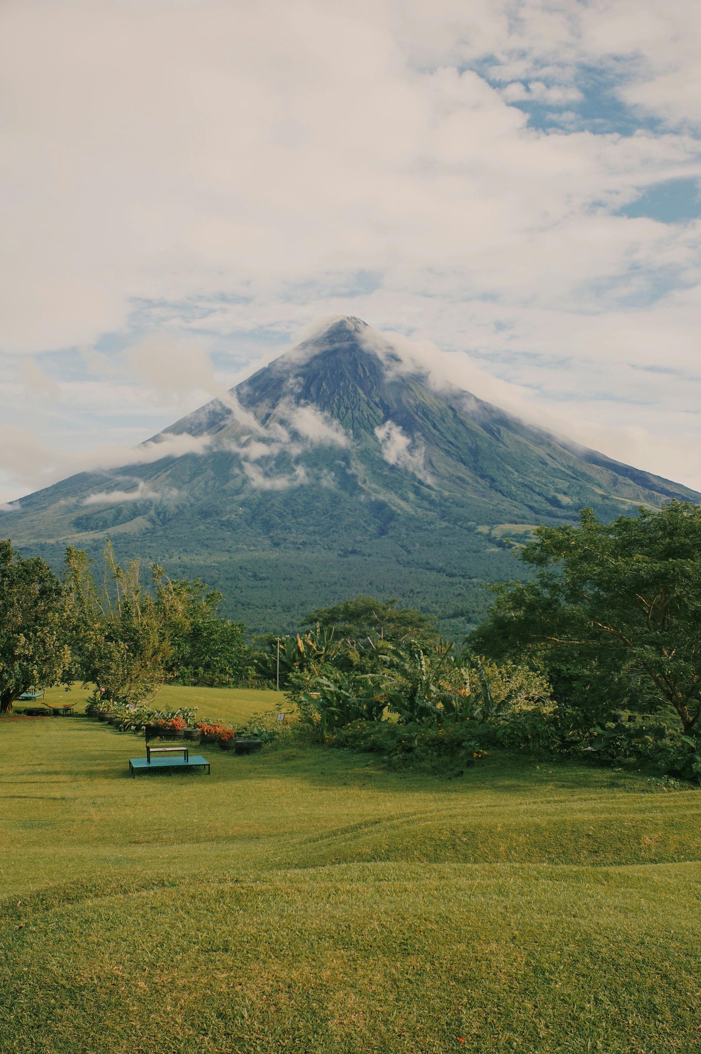 Bicol, Philippines: Tour with Churches, Lakes & Volcanoes