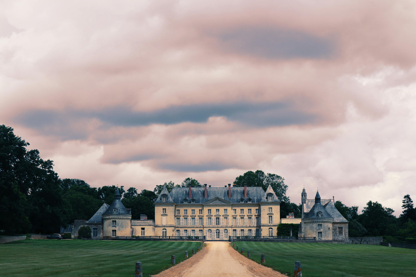 Bordeaux, France: Horseback Vineyard & Chateau Tour + Pick-Up