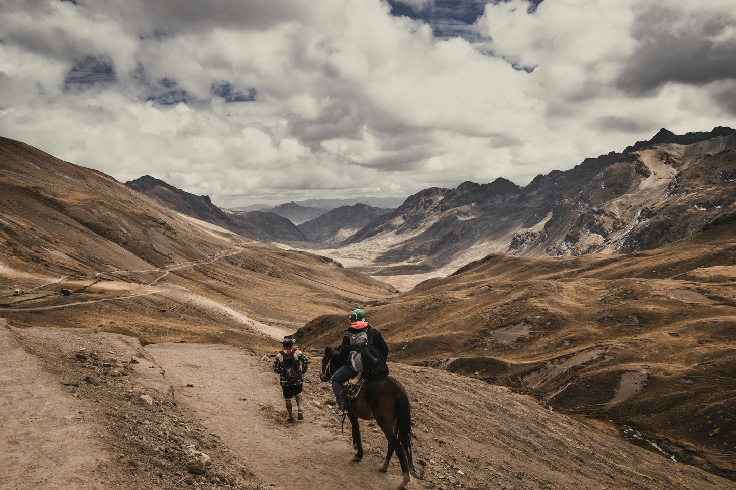 Cusco: Full-Day Rainbow Mountain Horse Ride + Lunch + Pick up